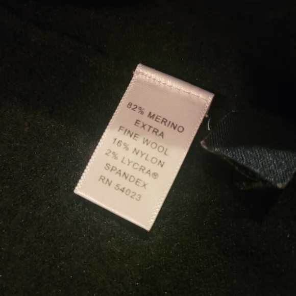 Banana Republic Black Wool Sweater - Picture 7 of 8